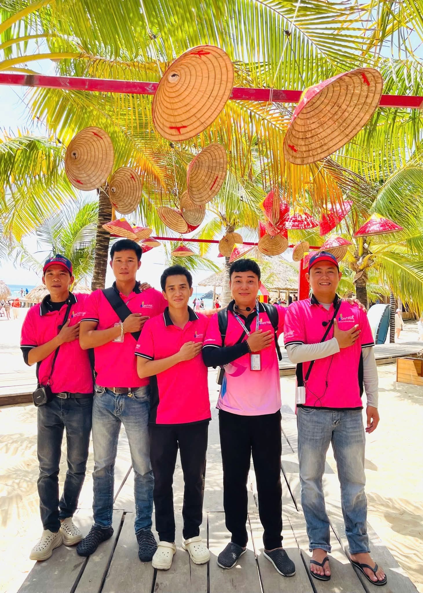 Đội ngũ hướng dẫn viên chuyên nghiệp tại Quy Nhơn Tourist